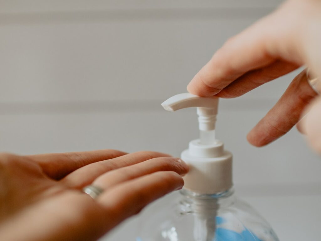 5 razones por las que el uso excesivo de desinfectante para manos no es bueno para usted